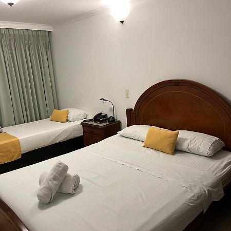 Casa Rosales Hotel Medellin Ngoại thất bức ảnh