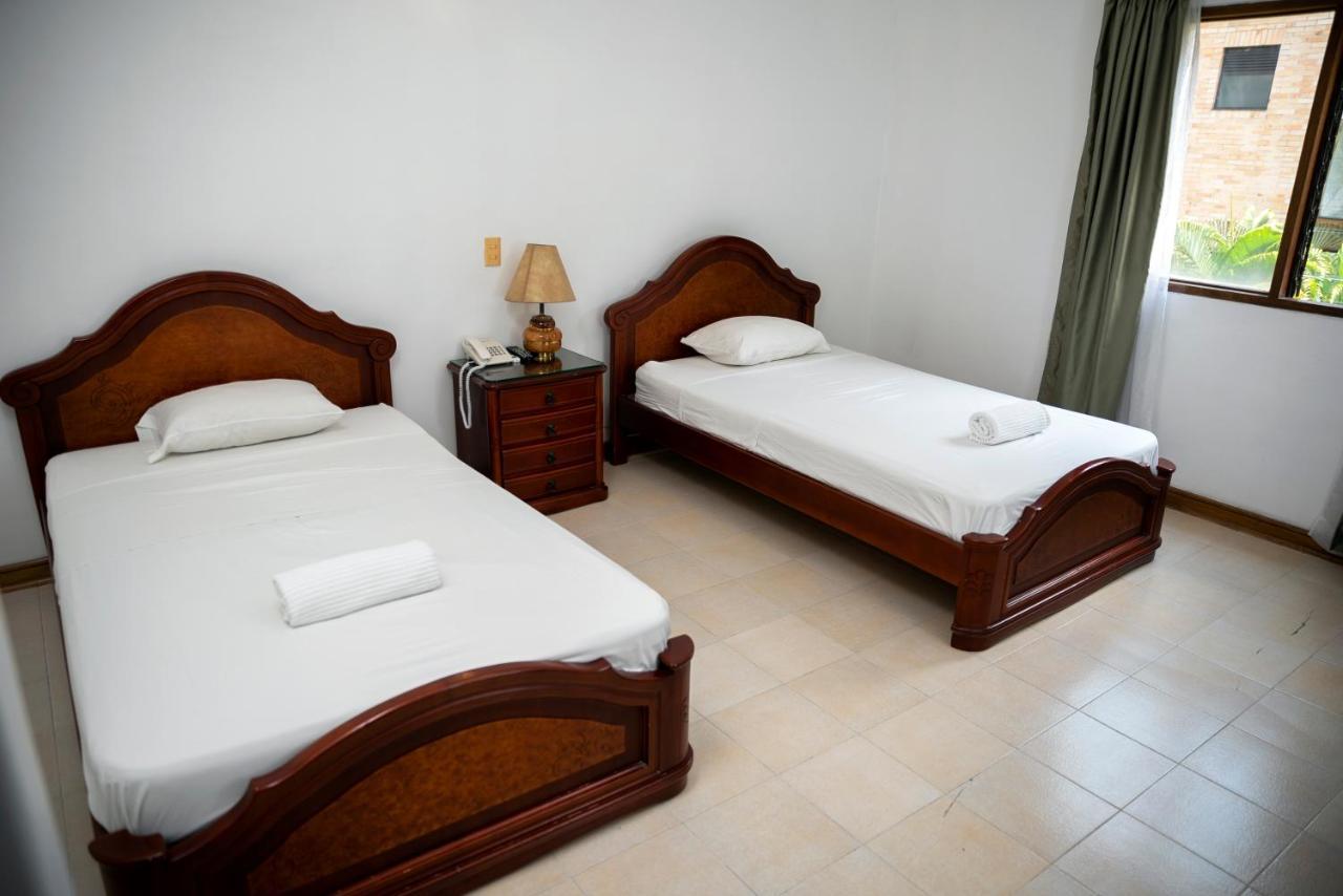 Casa Rosales Hotel Medellin Ngoại thất bức ảnh