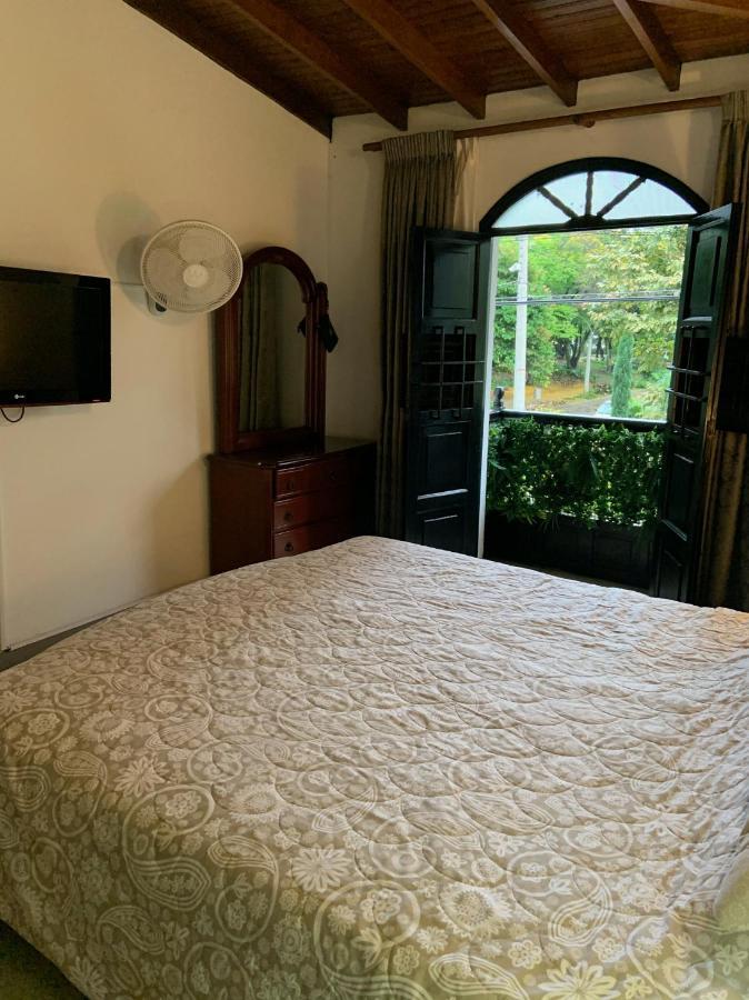 Casa Rosales Hotel Medellin Ngoại thất bức ảnh