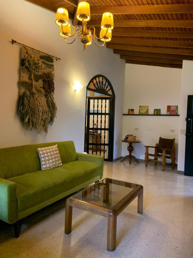 Casa Rosales Hotel Medellin Ngoại thất bức ảnh