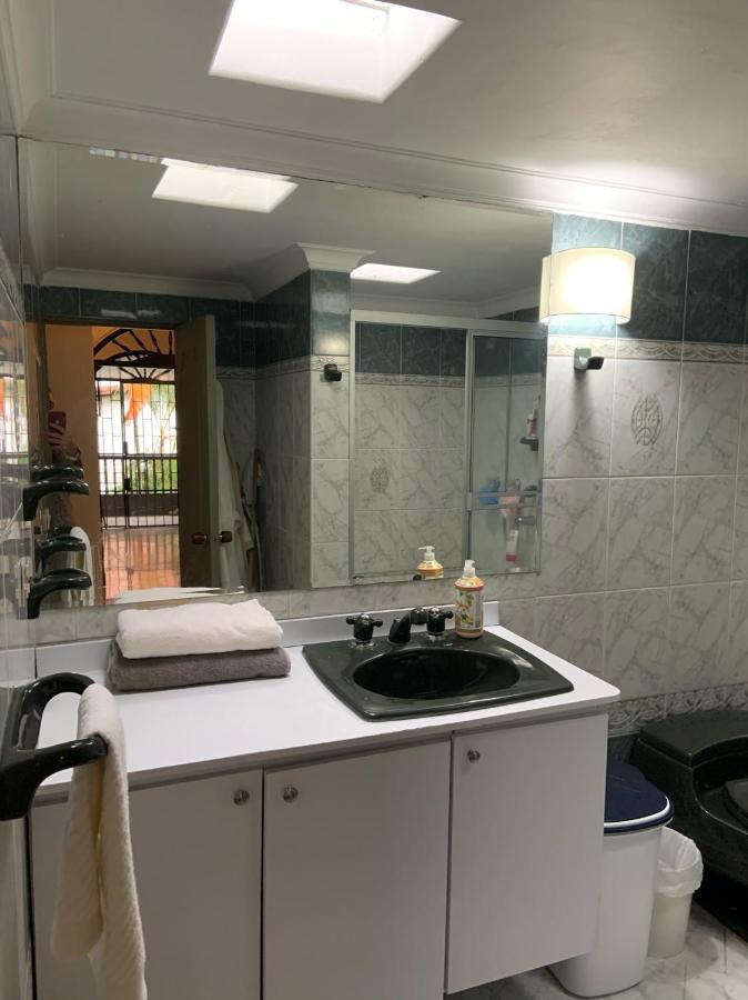 Casa Rosales Hotel Medellin Ngoại thất bức ảnh