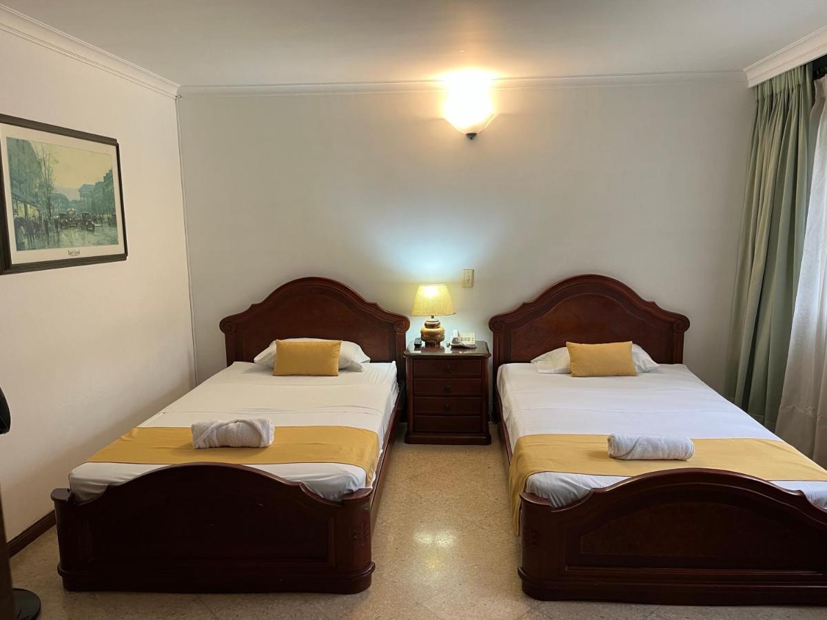 Casa Rosales Hotel Medellin Ngoại thất bức ảnh