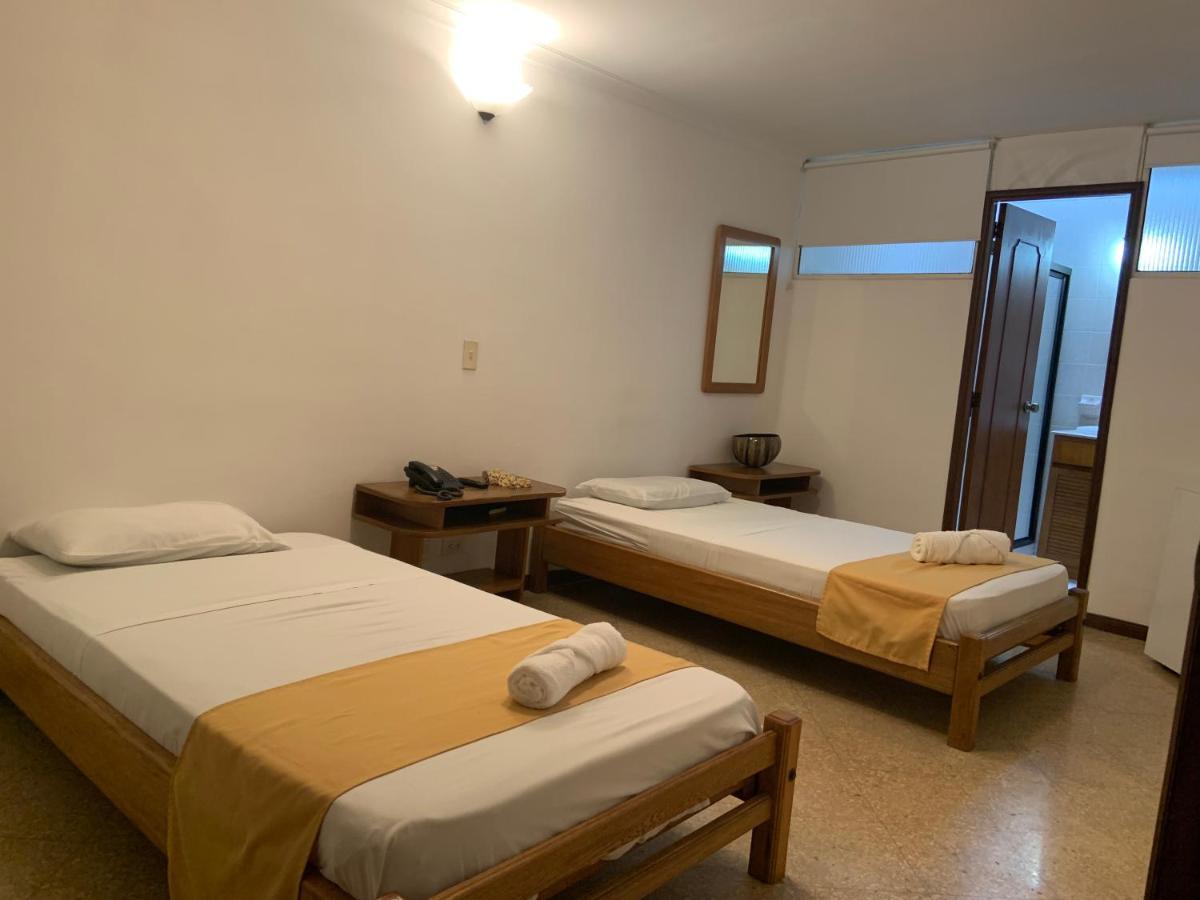 Casa Rosales Hotel Medellin Ngoại thất bức ảnh